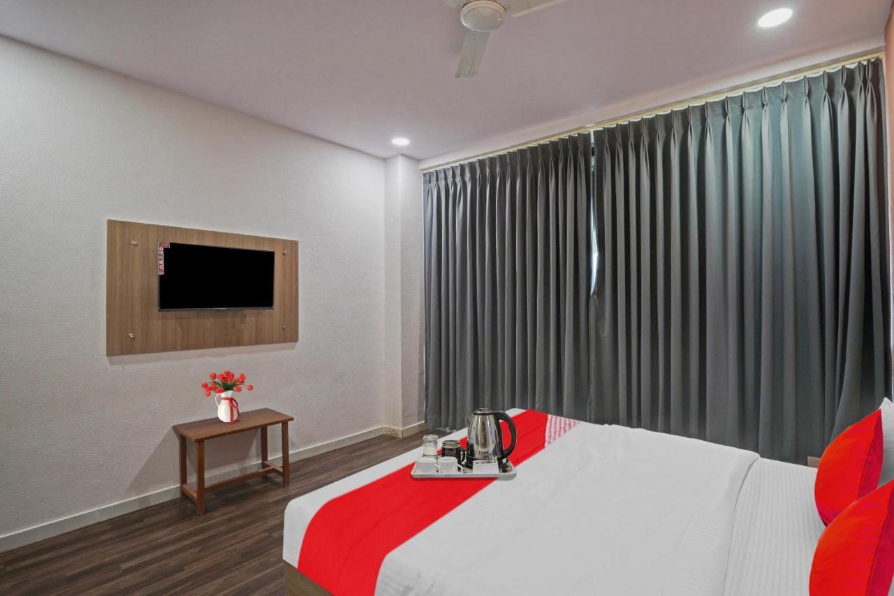 Hotel O Infinity Surate Extérieur photo
