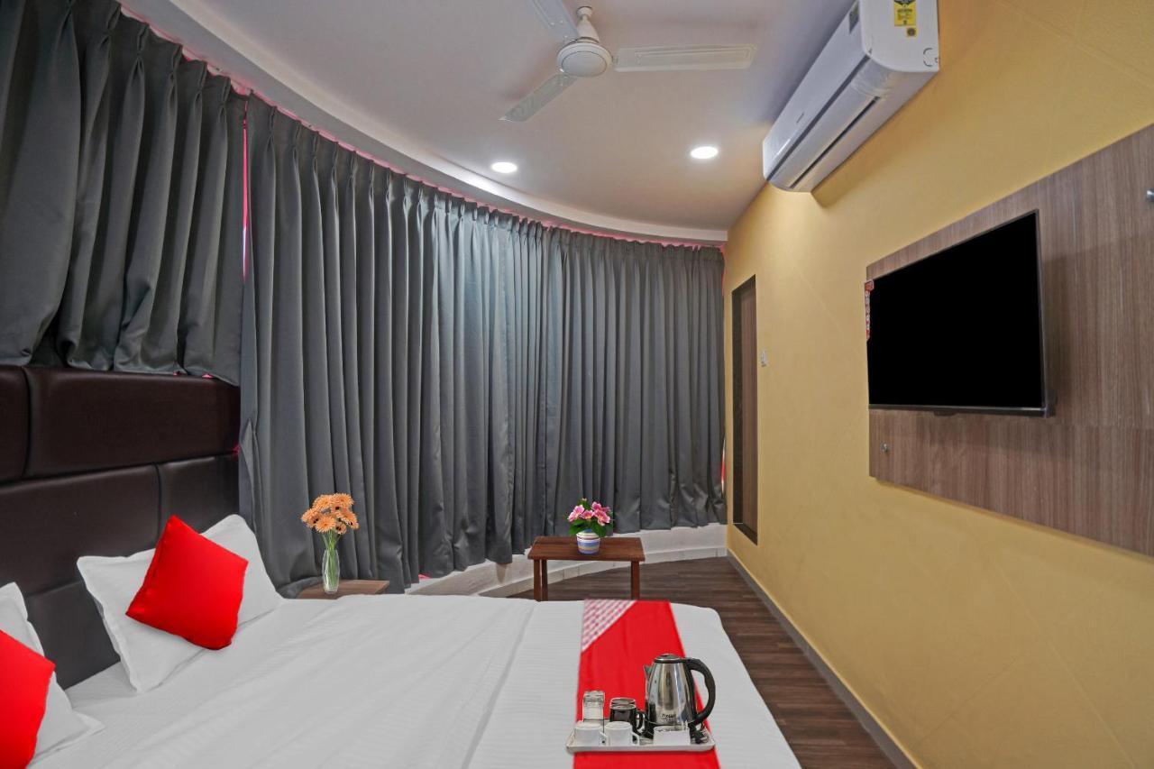 Hotel O Infinity Surate Extérieur photo